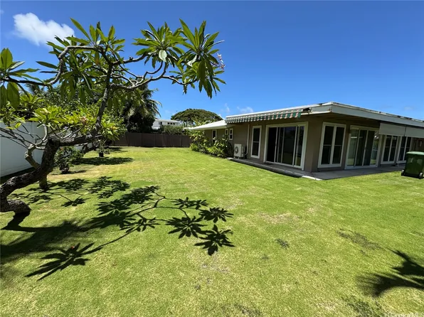 225 Aikane St, Kailua, HI 96734