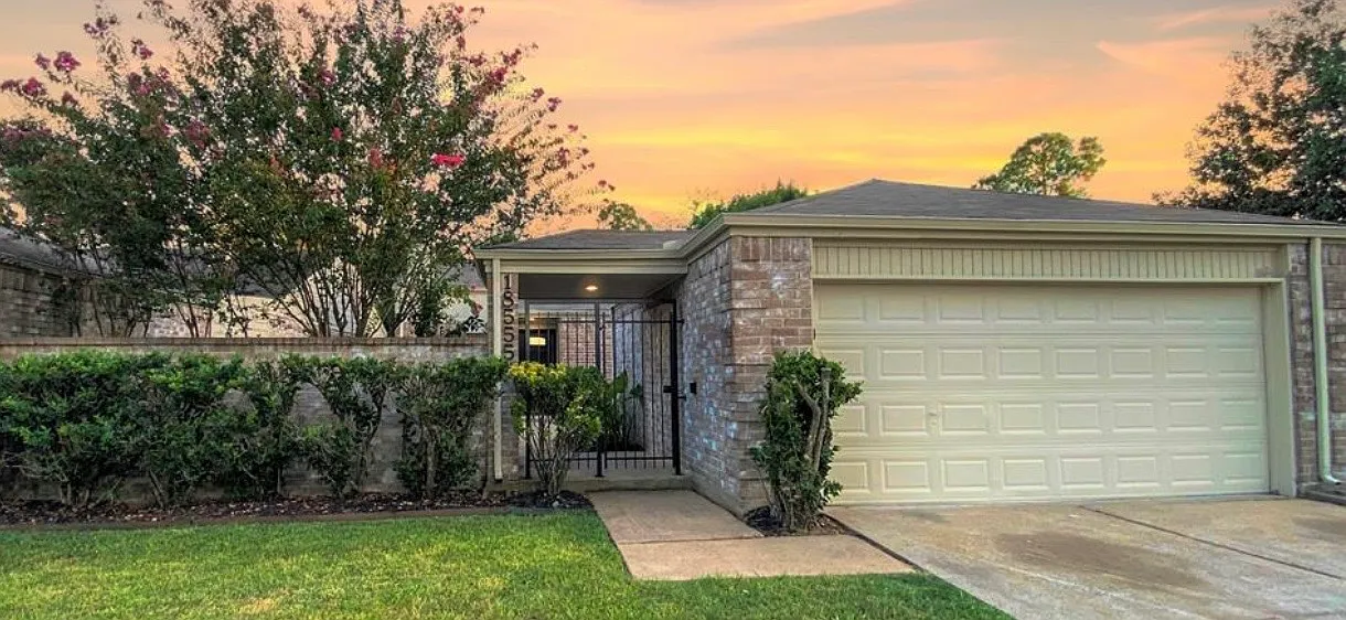 3 bed, 1173 sqft, $1,900 — Photo 1