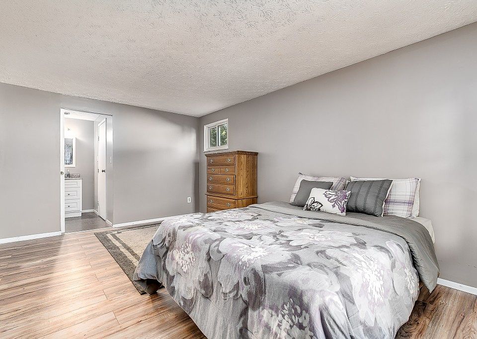 1st image of 2687 Drumlin Ln