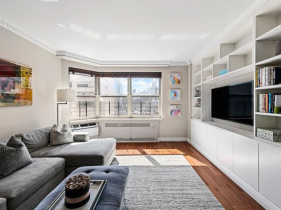 2nd image of 215 E 79th St APT 2A