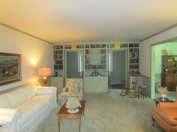 5th image of 19340 Farmington Ln