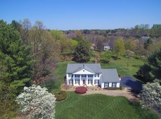 10702 Schindel Ct, Great Falls, VA 22066