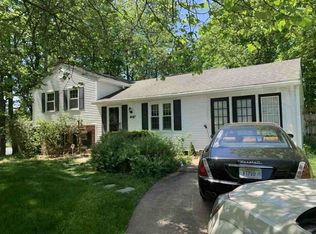 14587 Woodland Ridge Dr, Centreville, VA 20121