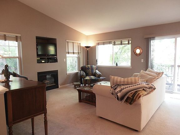 2nd image of 48 Samuel Dr #13-1