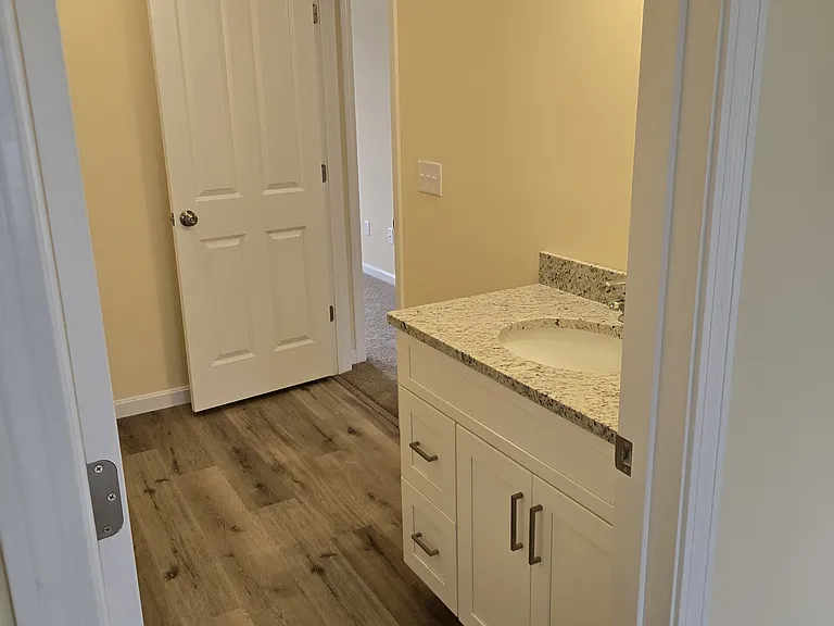 2-5 Megway Ct — Photo 33