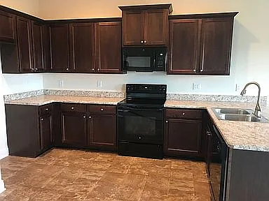 1224 Kellogg Dr — Photo 4