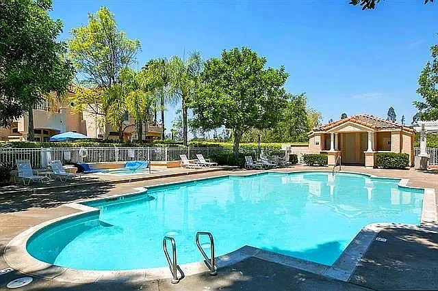 2 bed, 1068 sqft, $3,100 — Photo 4