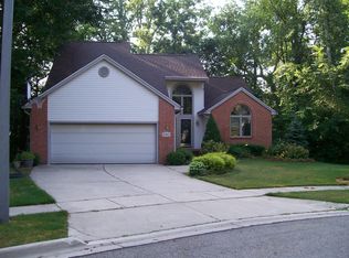 940 Wiltshire Ct, Saline, MI 48176
