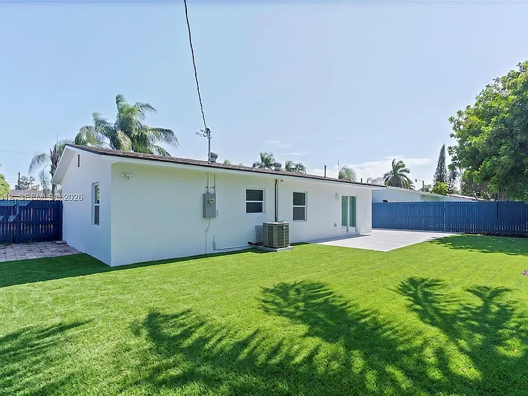 1473 NE 30th Ct — Photo 34