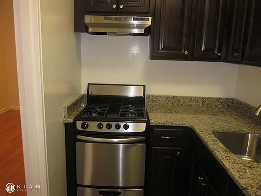 Rented by Kian Realty | media 25