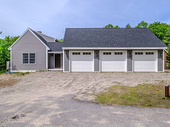 3rd image of 12 Fair Wind Drive