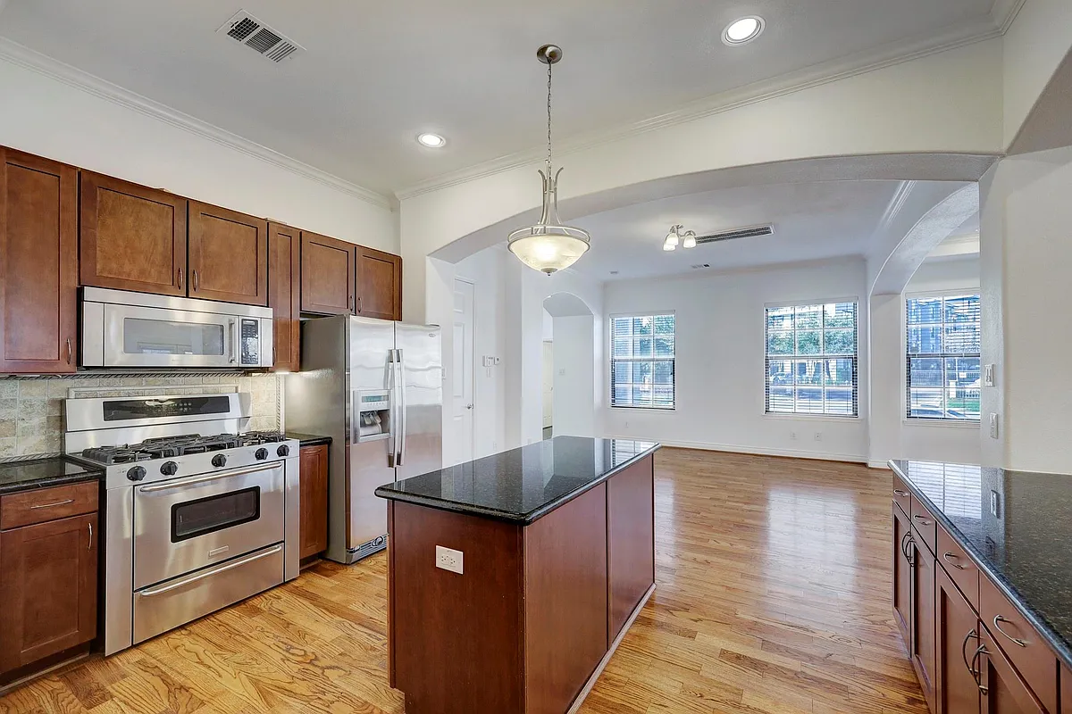 Building Photo - 7539 Highmeadow Dr
