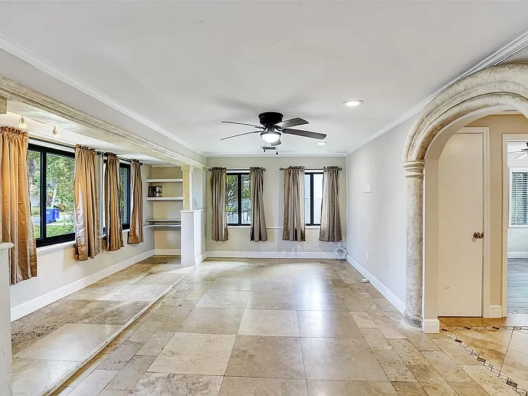 3208 Beacon St — Photo 6