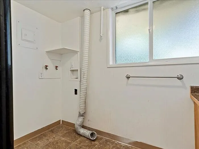 1376 E Greenfield Ave — Photo 13