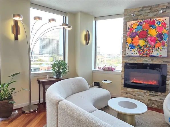 1101 Haxall Poin Unit 815, Richmond, VA 23219