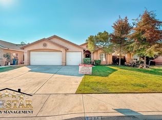 2815 Flint Hills Dr, Bakersfield, CA 93313