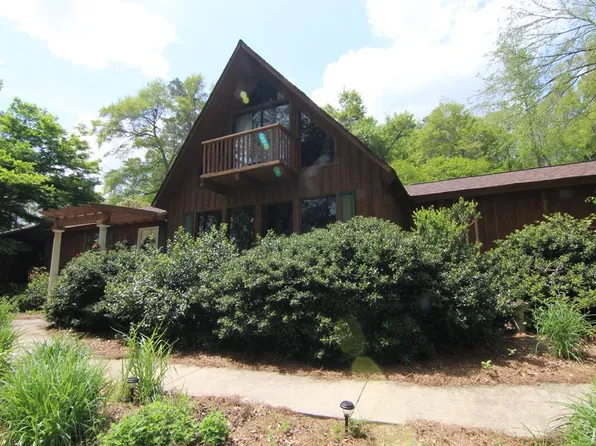 208 Deerwood Dr, Waynesboro, GA 30830