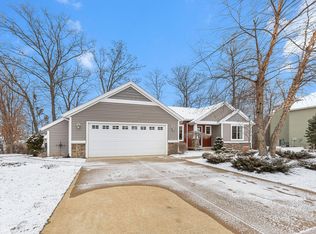 423 Green Ridge Dr, Caledonia, MI 49316