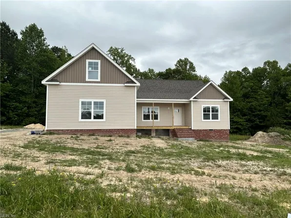 33069 Sandy Creek Dr, Franklin, VA 23851