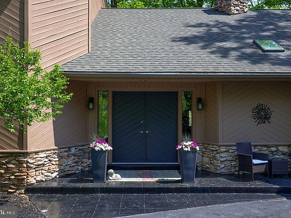 2nd image of 315 Winding Hill Dr