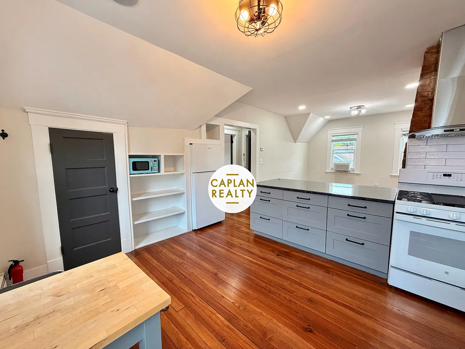 2 bed, $1,900 — Photo 3