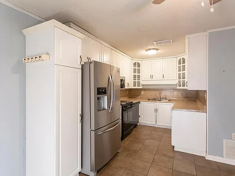 130 Country Club Dr — Photo 29