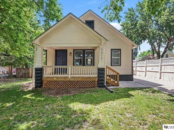 2317 S 18th St, Lincoln, NE 68502