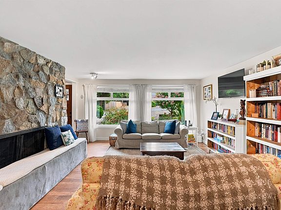 5th image of 5734 Pebble Cres