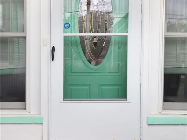 45 Kensington Ave, Portsmouth, RI 02871