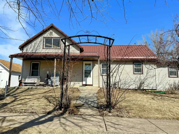 403 Chestnut St, Monona, IA 52159
