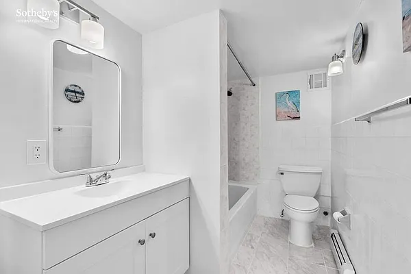 Sold by Sotheby's International Realty | media 19