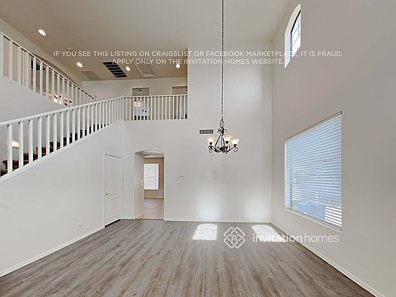 5th image of 3722 E Meadowview Dr