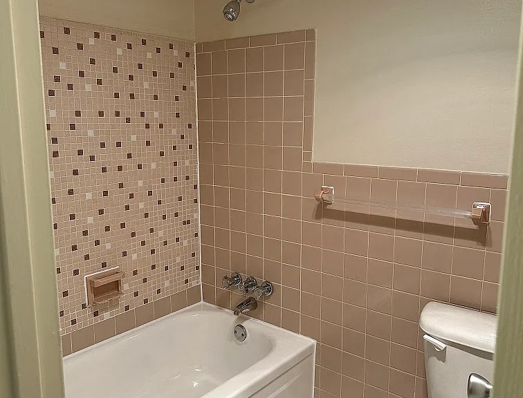 Claridge House — Photo 75