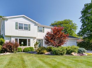 10761 Countryside Dr, Grand Ledge, MI 48837