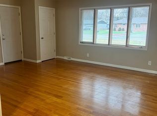 4 Golfview Dr #A, Savoy, IL