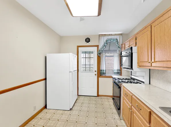 536 68th Street image 15 of 32