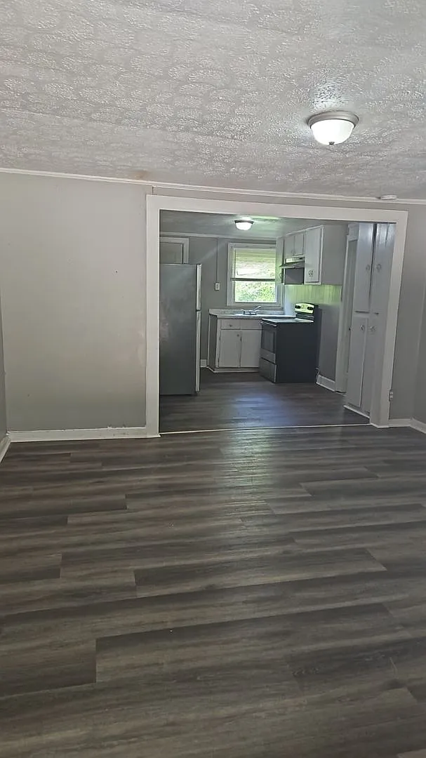 2206 Roosevelt Dr — Photo 2
