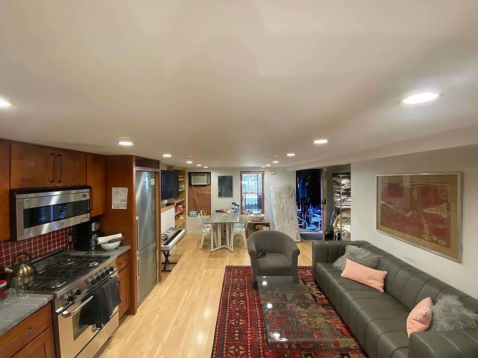 1st image of 206 11th St #1P