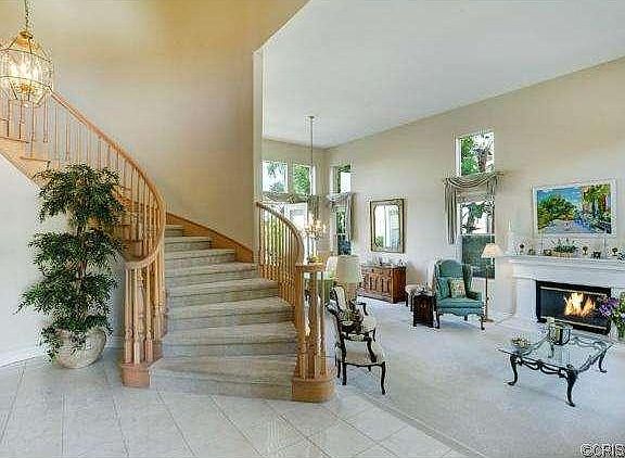 3rd image of 24218 Hillhurst Dr
