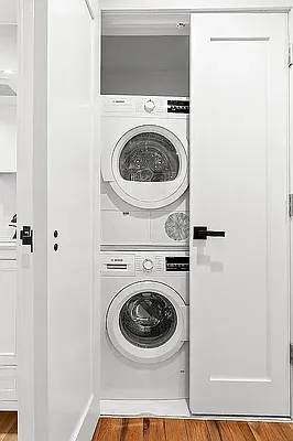 Laundry, photo 1