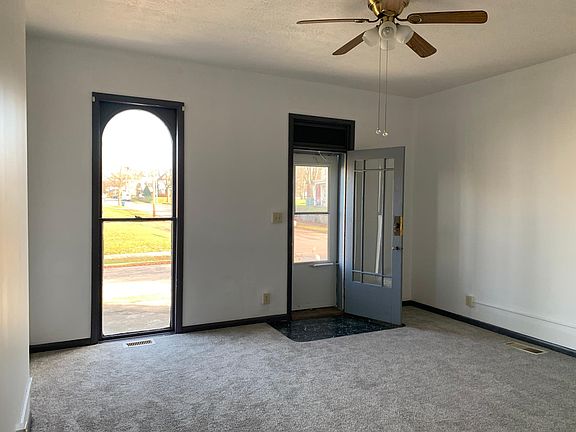 2nd image of 400 N 11th St