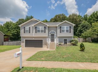 1697 Putnum Dr, Clarksville, TN 37042