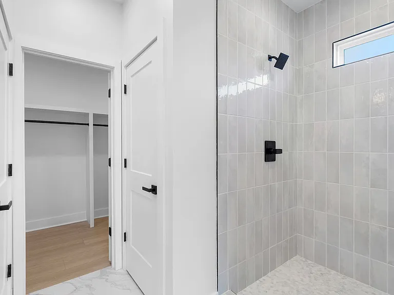 930 Glass St — Photo 19