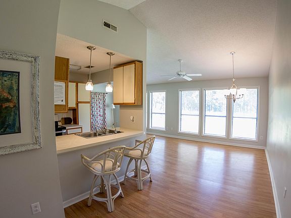 5th image of 862 Tall Oaks Ct #A