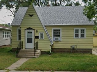 136 Hope Ave, Waterloo, IA 50703