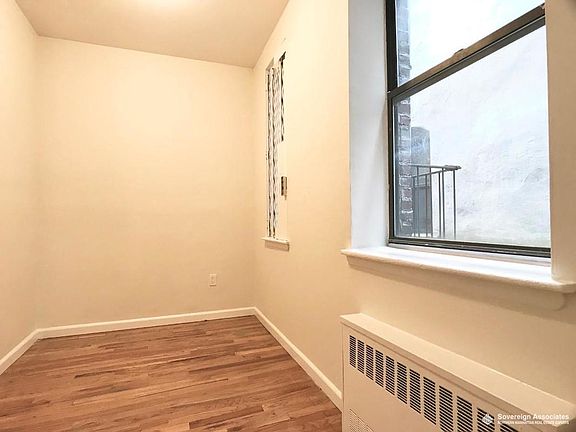 4th image of 951 Amsterdam Ave APT 4B