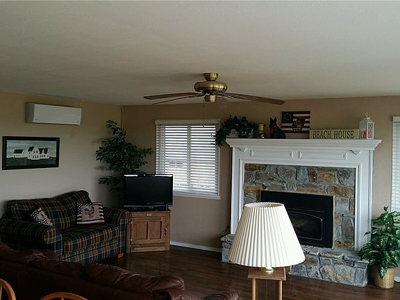 3rd image of 1141 Ocean Shores Blvd SW