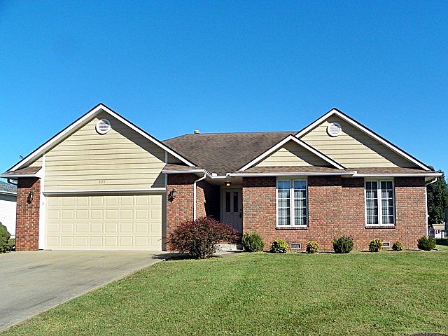 1st image of 639 Windsor Cir