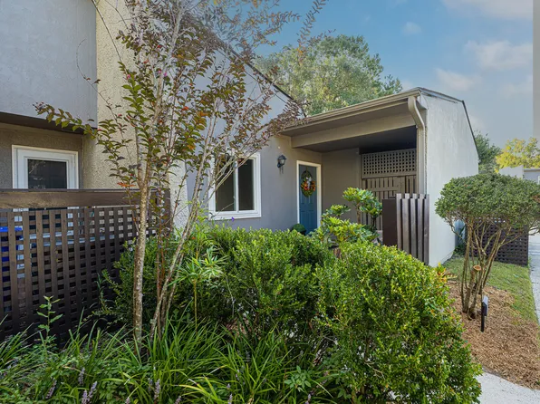 107 Ventura Pl, Mount Pleasant, SC 29464
