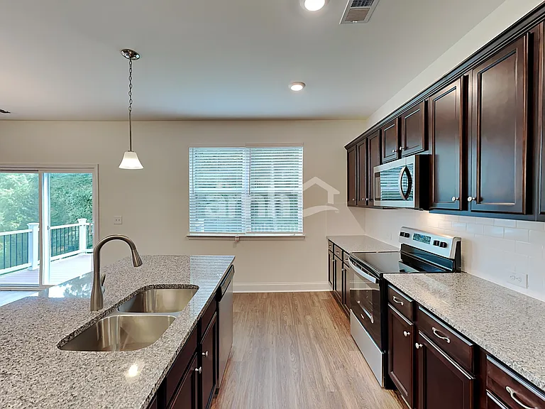 6188 Bridlewood Ln — Photo 4